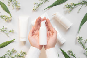 白髪予防・改善シャンプーのおすすめランキング9選｜髪が白くならない成分は？